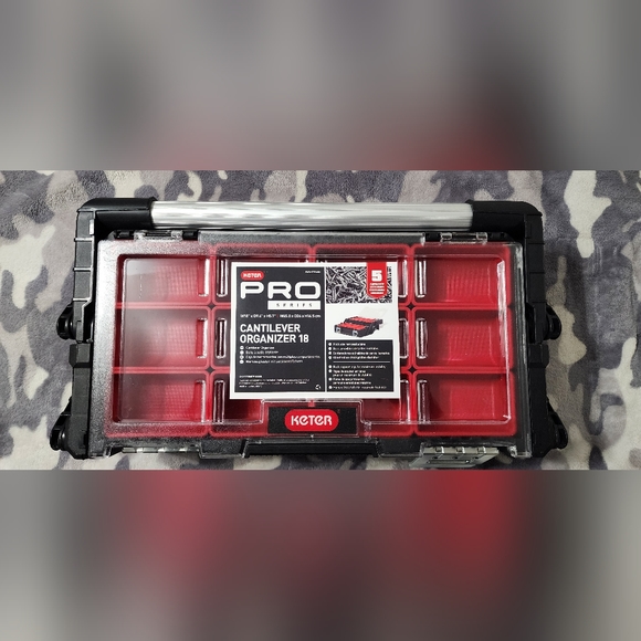 Keter® 18" Pro Series Cantilever Tool Box - Picture 2 of 10